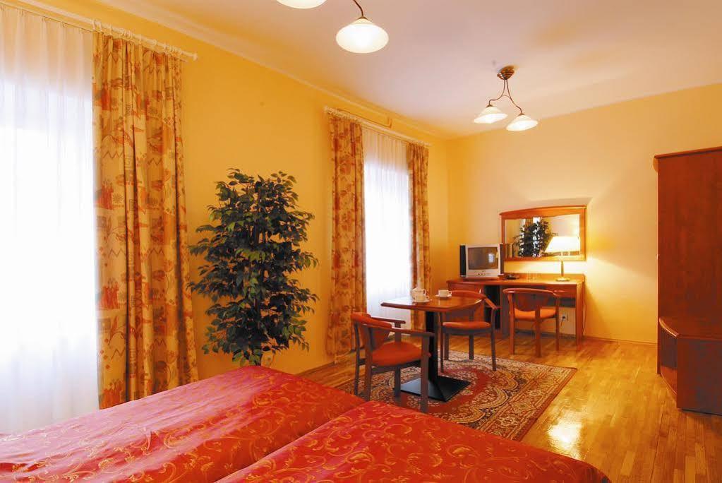 Hotel Restauracja Caspar Jelenia Góra Εξωτερικό φωτογραφία